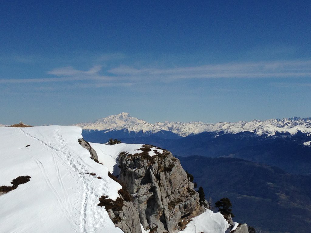 Coup d'oeil sur le Mont Blanc : c'est grand beau à toute altitude