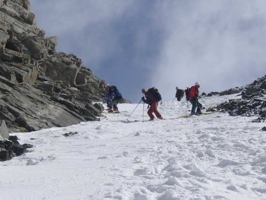 Col de la Loza : Début de la descente du Col de la Loza. Le haut est encore bien dur, pas forcément rassurant!