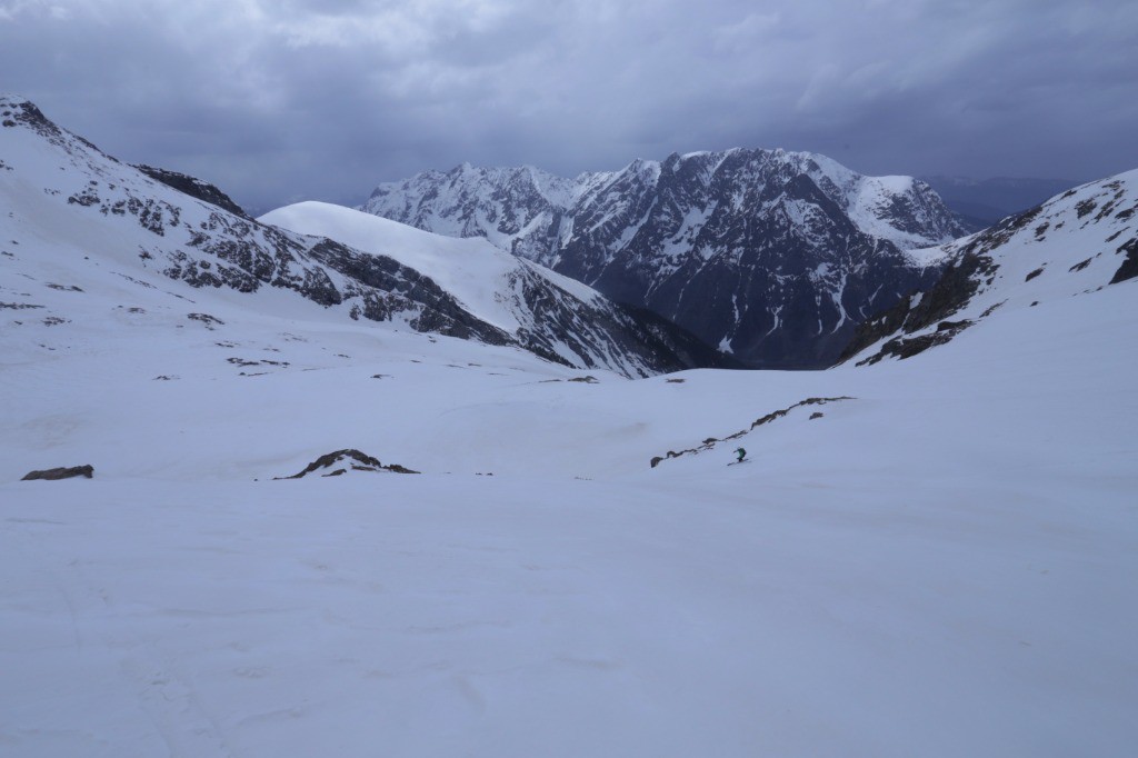 #9 Descente face à la chaîne du Grand Armet Descente face à la chaîne du Grand Armet