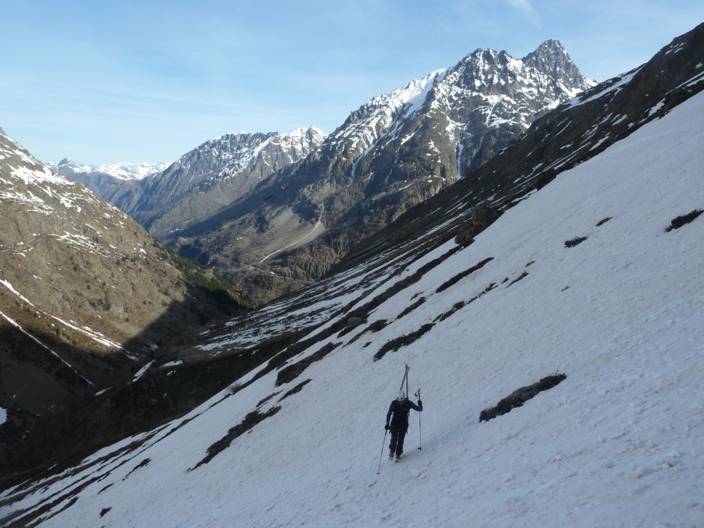 Montée à pied dans la côte de La Fourche