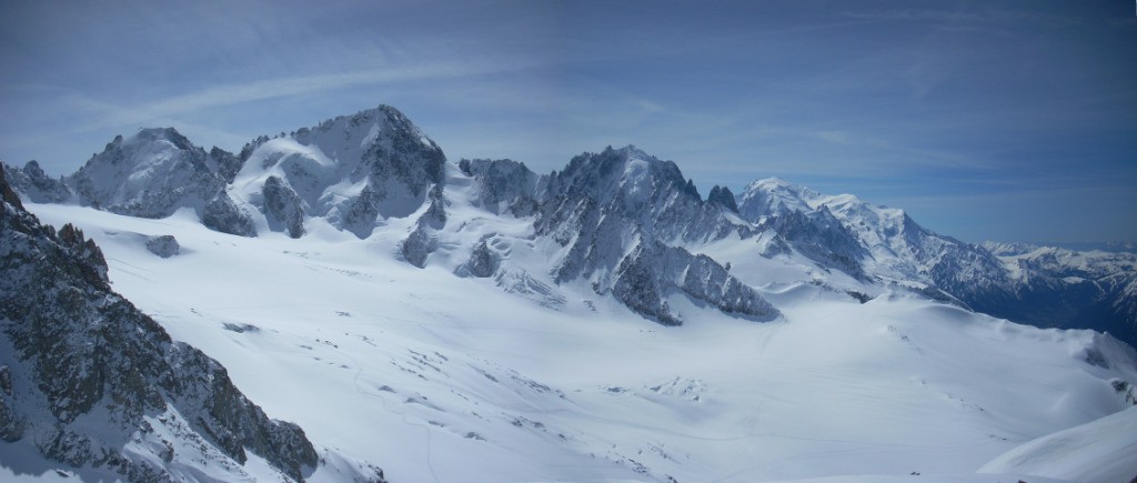 Aiguille d'Argentière, Chardonnet et Mont-Blanc au dessus du Glacier du Tour