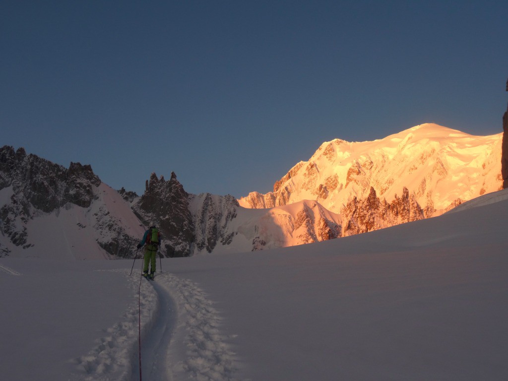 Approche du Gervasutti sur Mont Blanc rosé
