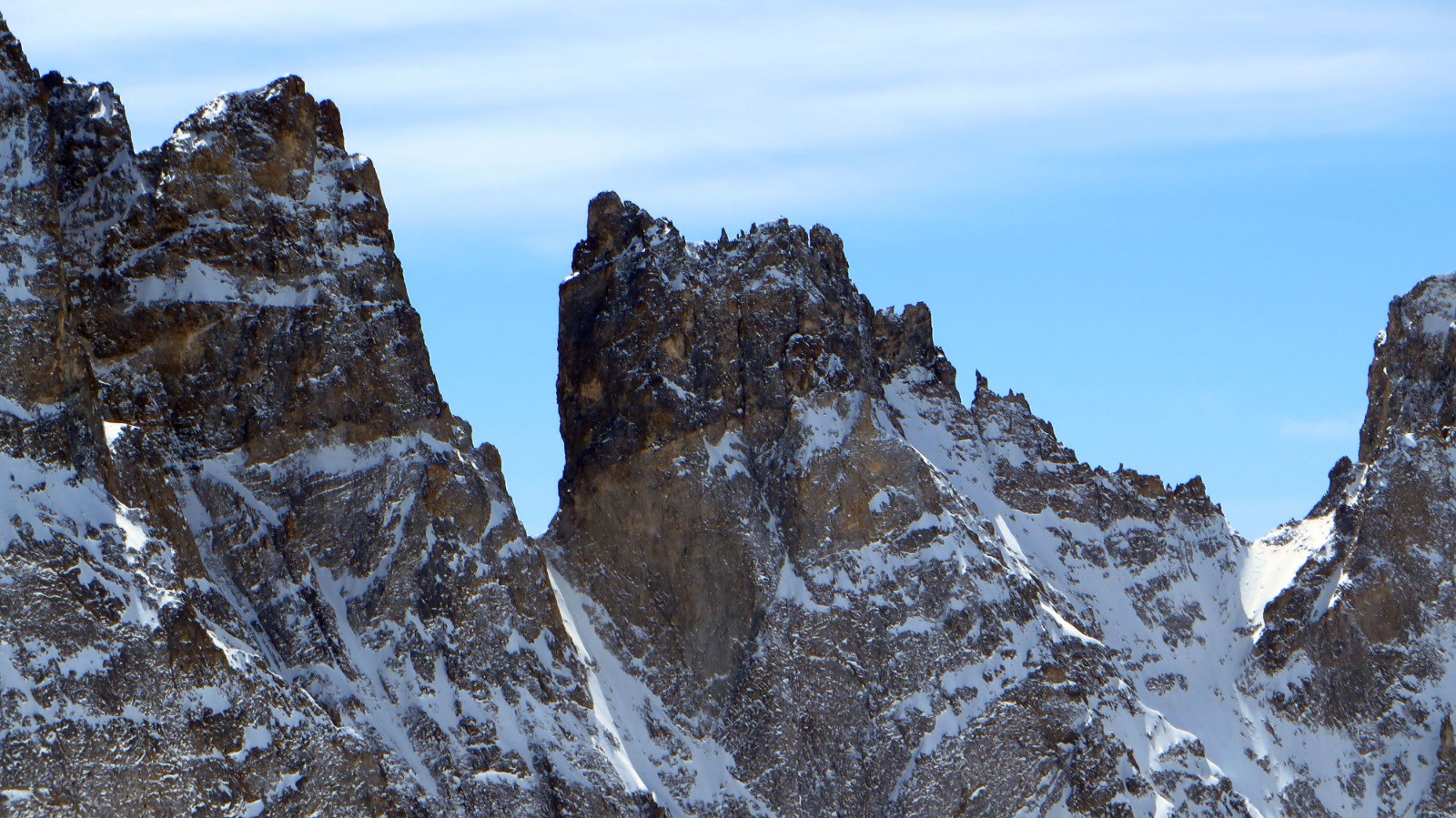 Une trace de ski dans le col du glacier Noir!
