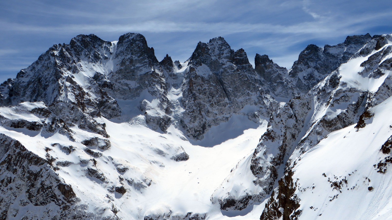 Cirque du glacier Noir avec le Deveze à droite.