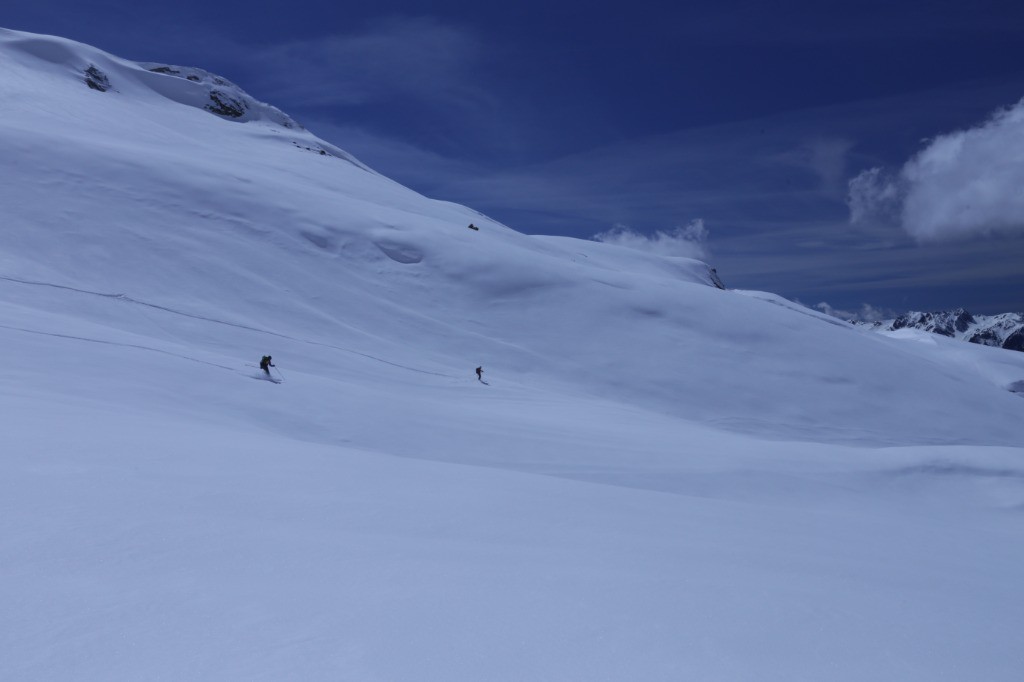Ski grand large en bas du vallon de l'Invernet