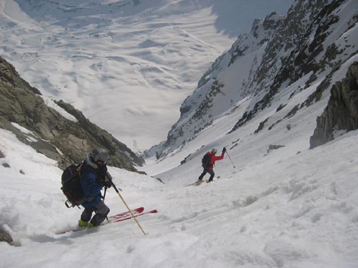 Départ à ski : Premiers virages hasardeux à cause des conditions de neige ...