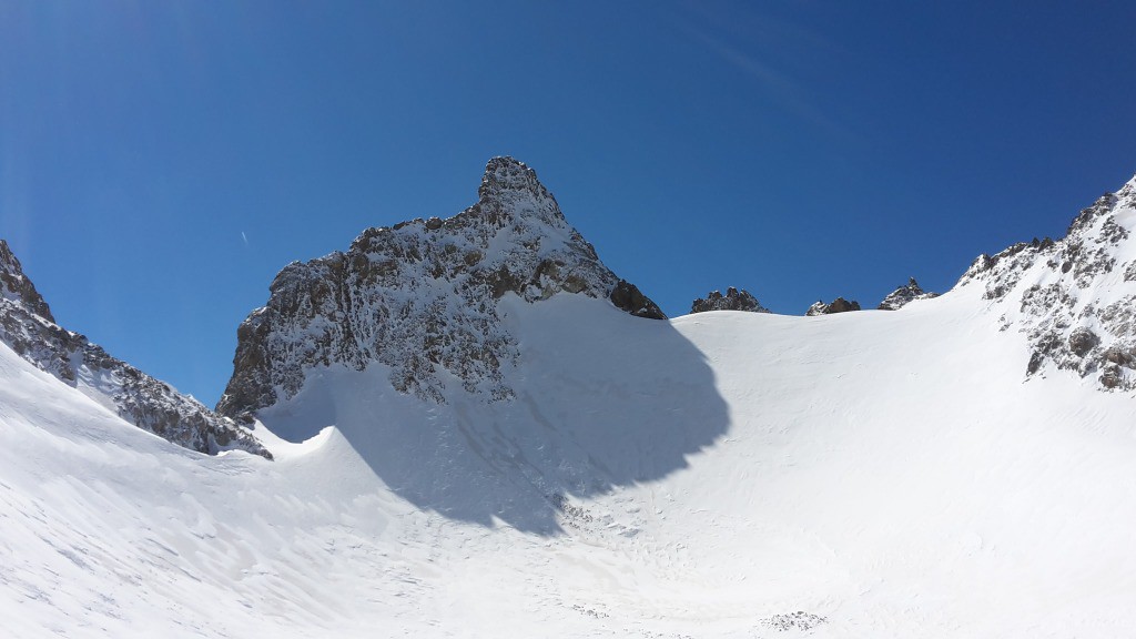 Col du vallon de Lanchatra à gauche et brèche 3190 à droite