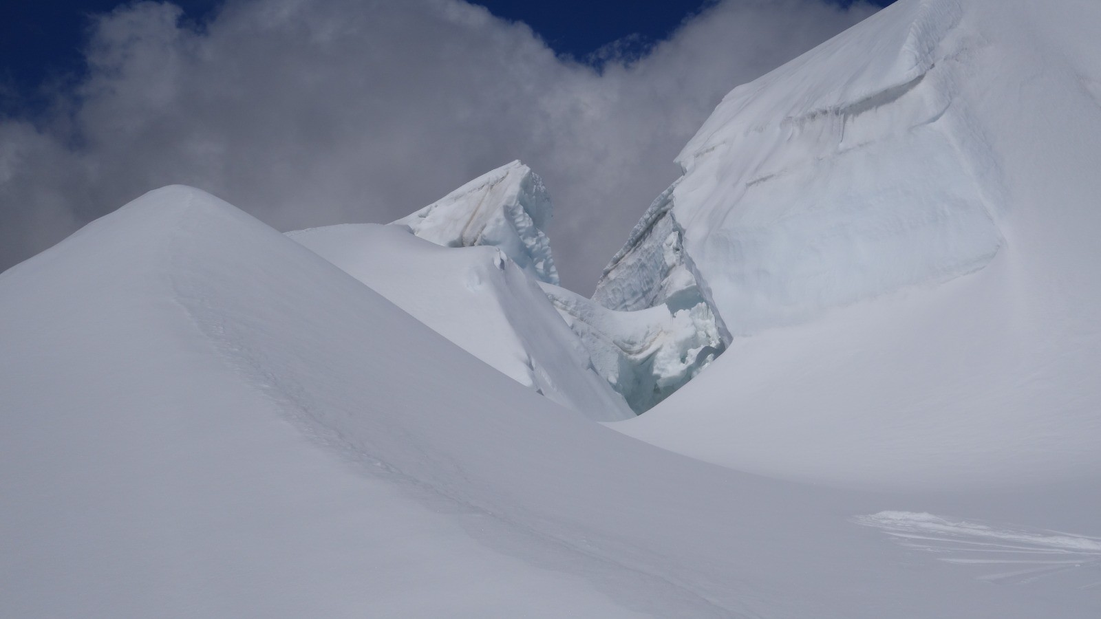 Crevasses et séracs