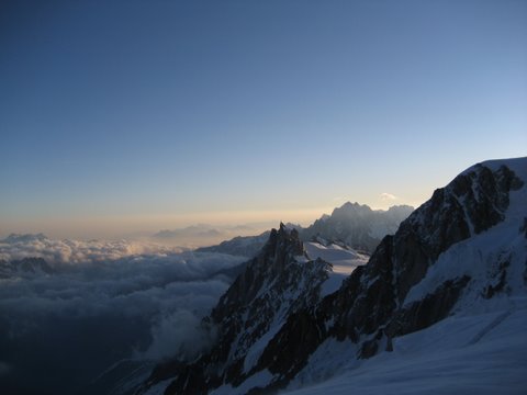 des nuages dans la vallée : Magnifique !