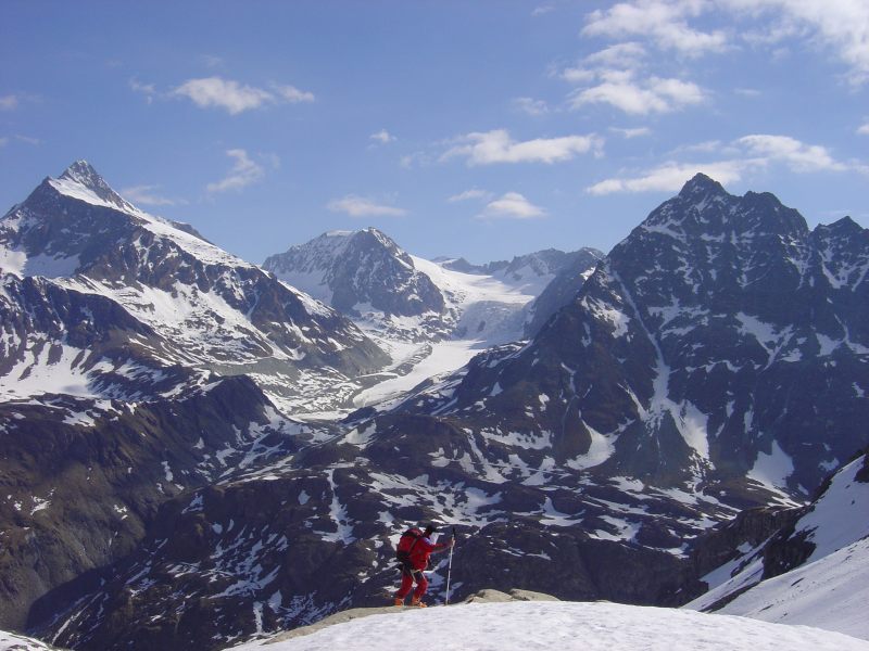 Glacier d'Otemma : A la sortie du Glacier Durant, sur l'arête du mont avril. On appercoit en face la fin du long et plat glacier d'Otemma
