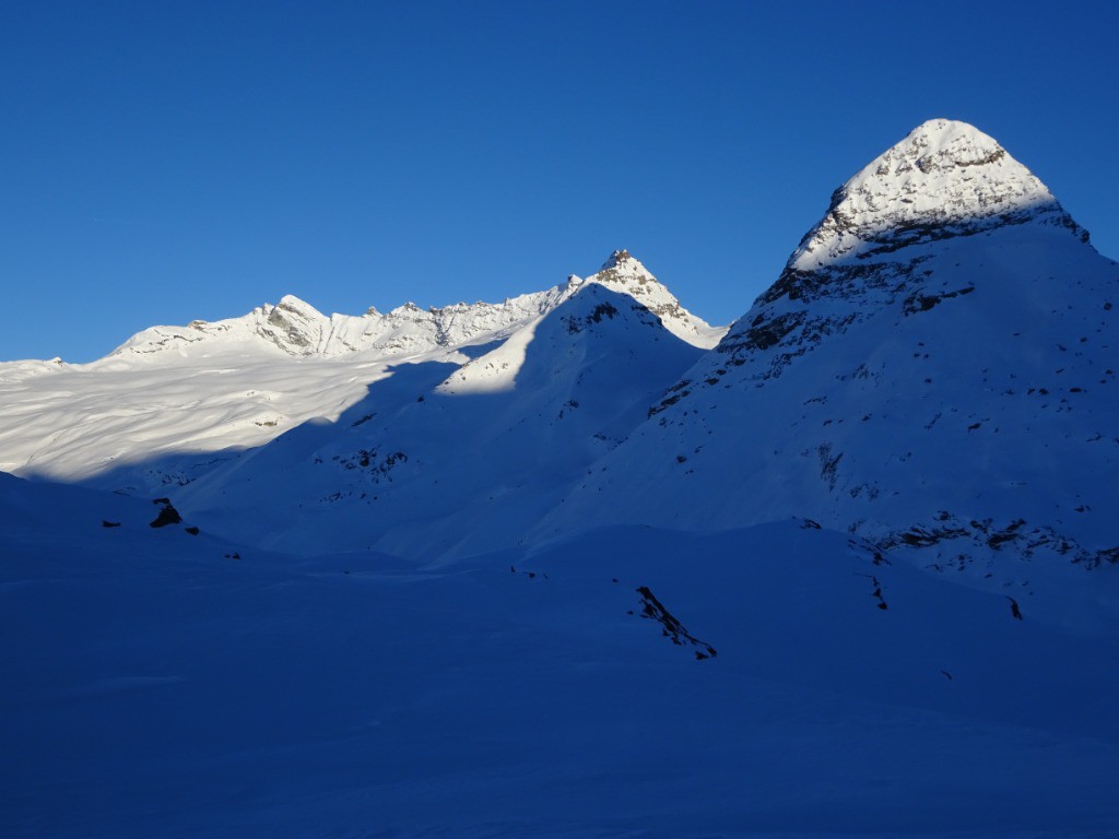 Coucher de soleil sur le glacier du Mulinet