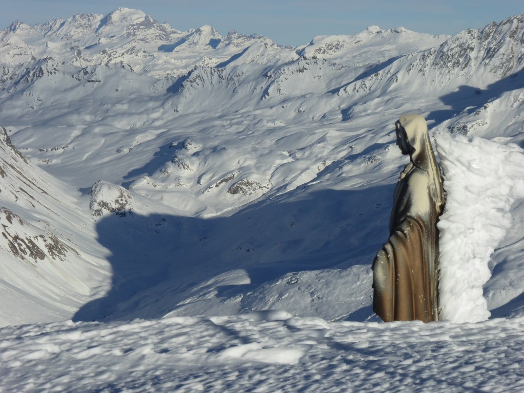 La Vierge veille sur les alpinistes