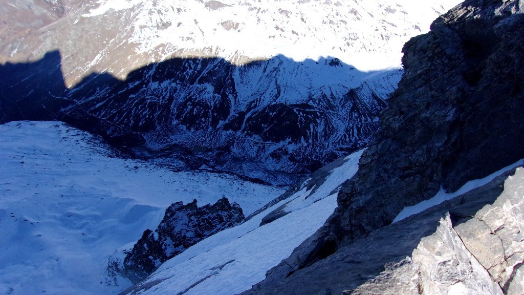 Vue plongeante sur la face nord.jpg