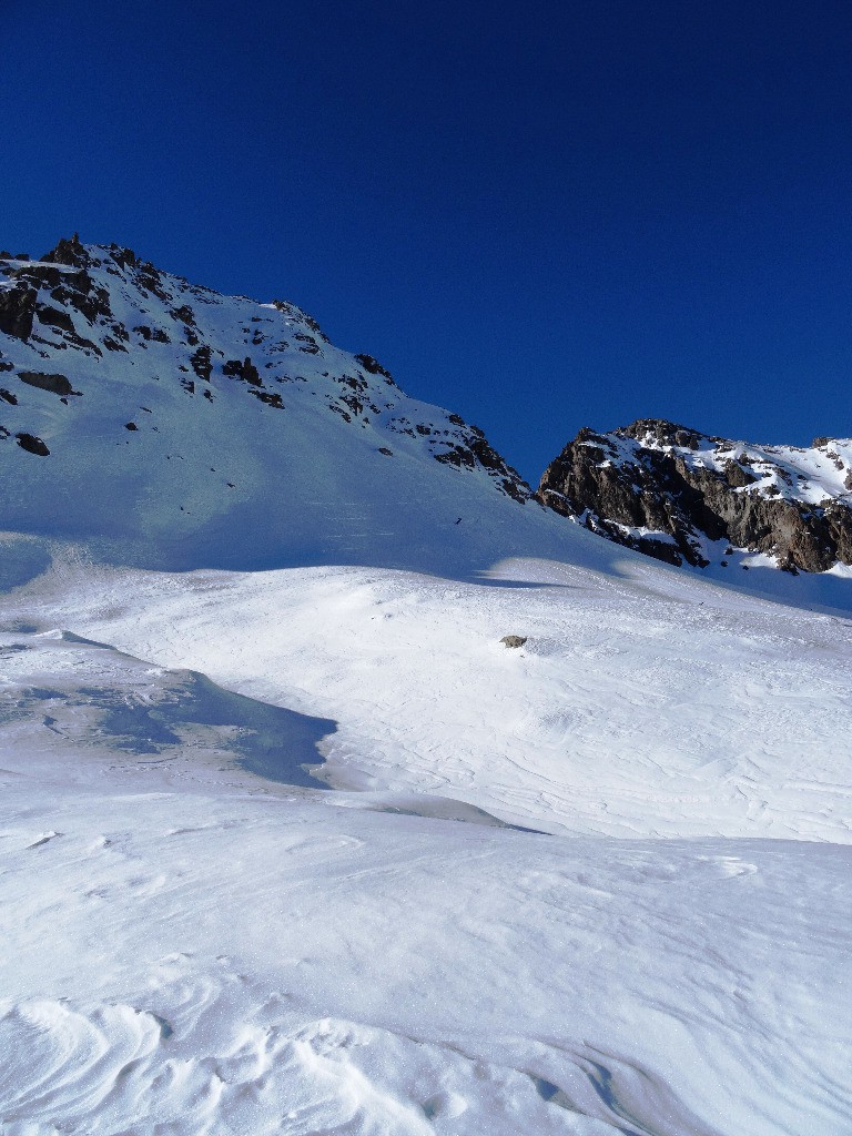 un peu moyen la neige en bas du cône