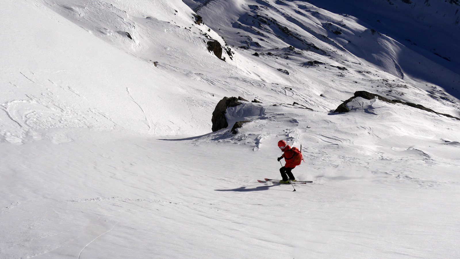 Neige variable, versant Sud du Col des Pariotes.