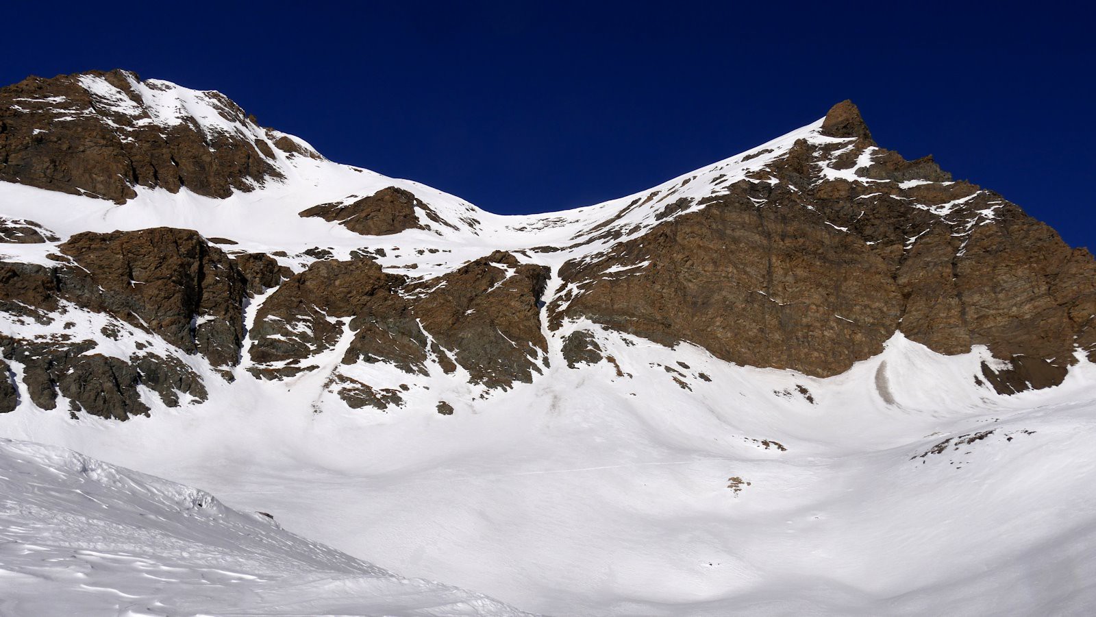 Au pied de la Grande Aiguille Rousse.