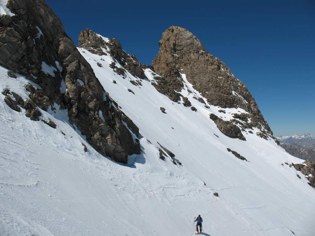 Pain de Sucre : Montée vers Rocca Rossa sous l'éperon Sud du Pain de Sucre