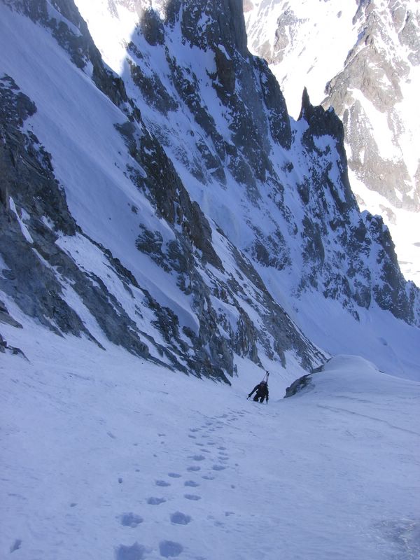 Col Est du Pelvoux : Le vide se creuse