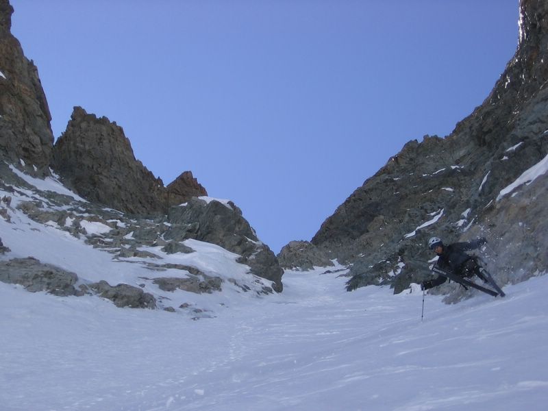 Col Est du Pelvoux : Virage suspendu !