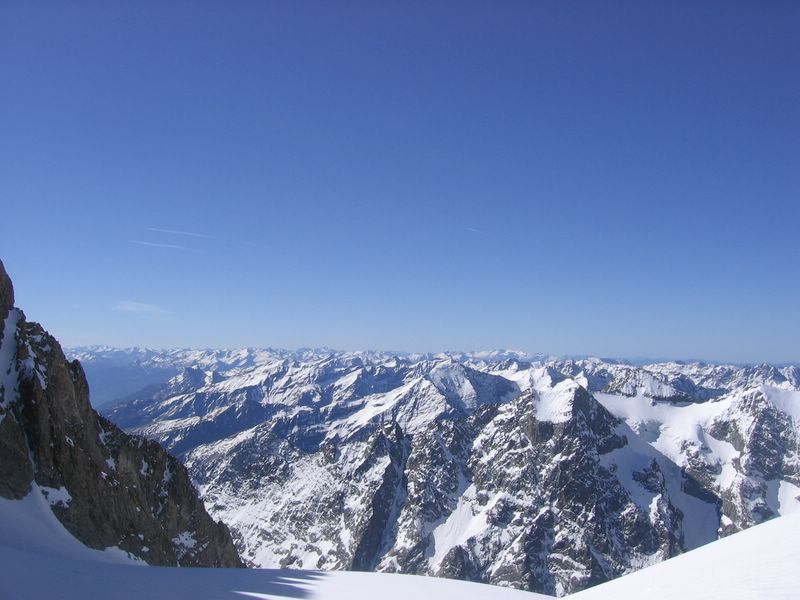 Col Est du Pelvoux : On en profite pour bronzer un peu ...