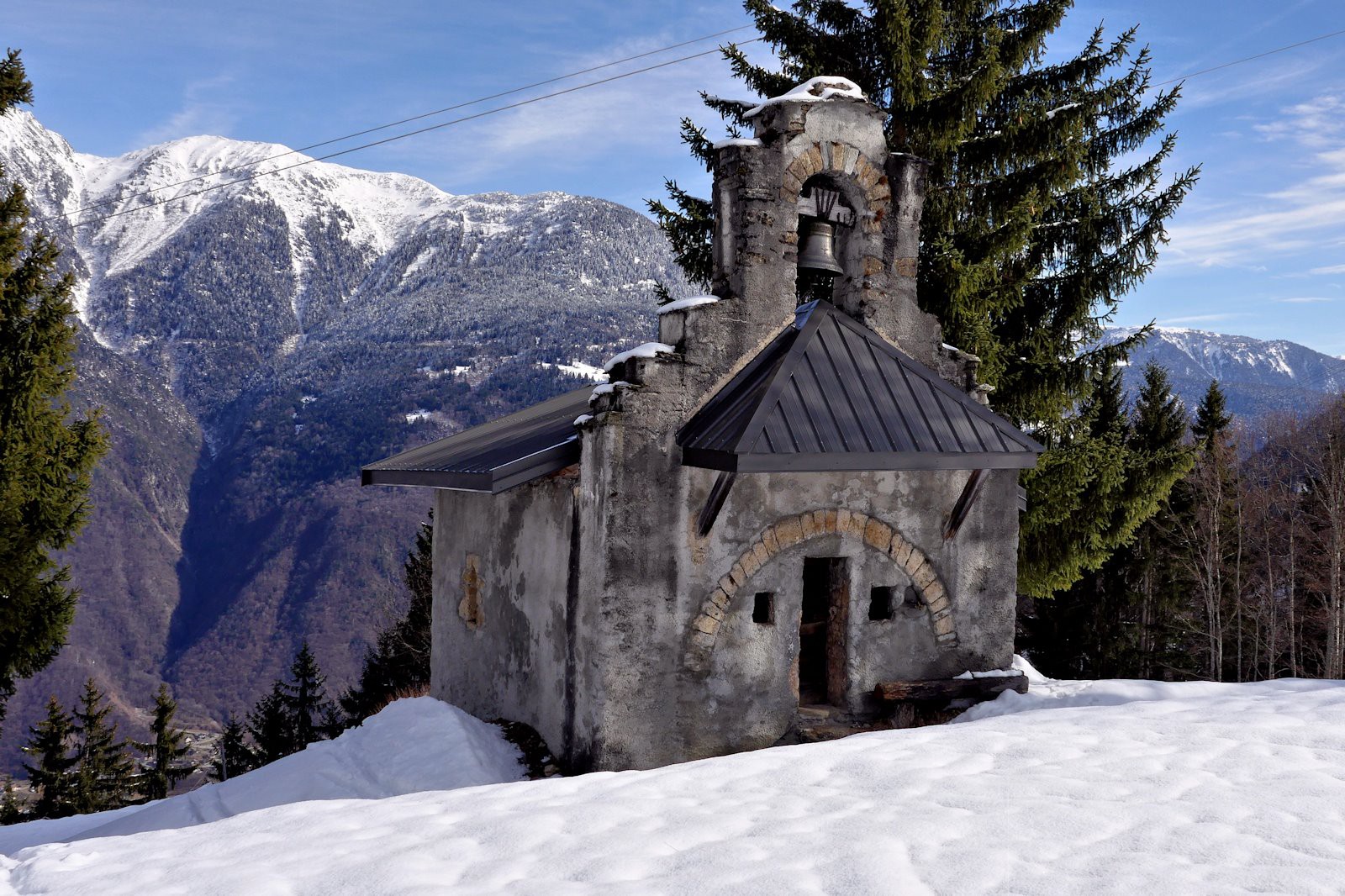 La chapelle de Monslacon.