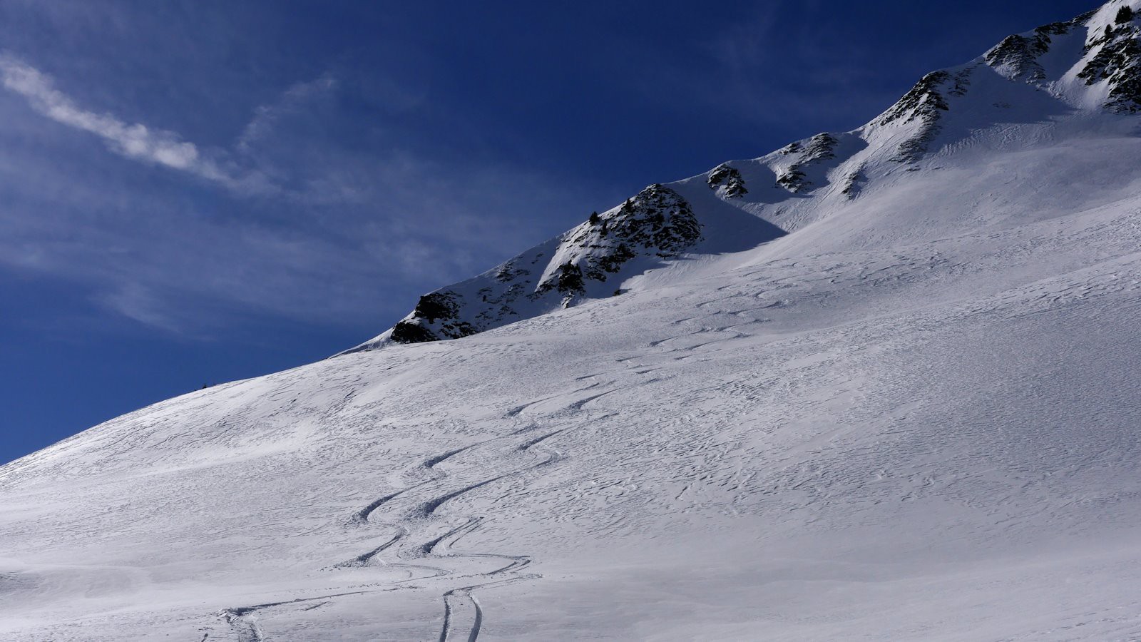 La descente de la Croix de Sécheron nous offre quelques sympathiques virages. 