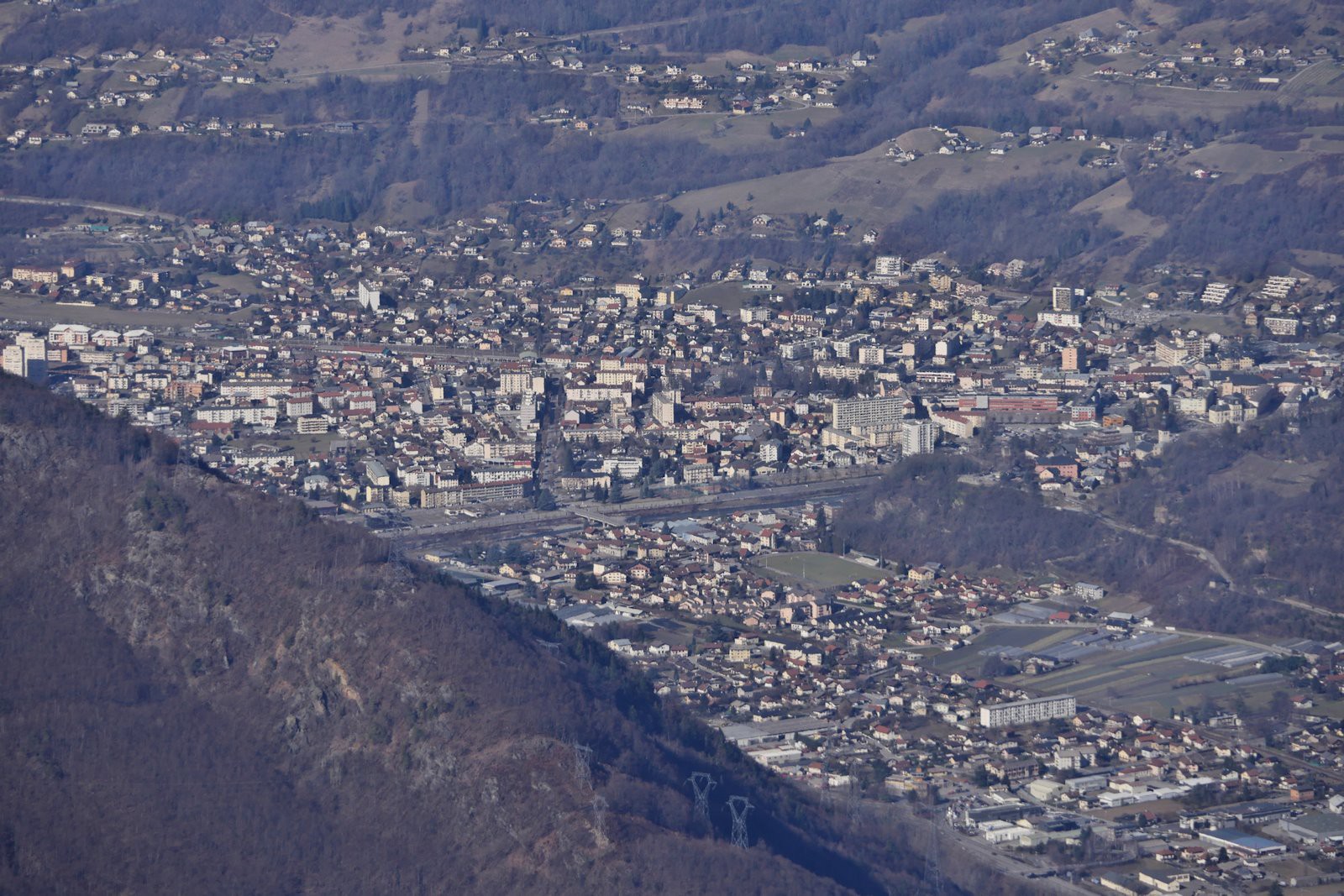 Tout en bas, Albertville.