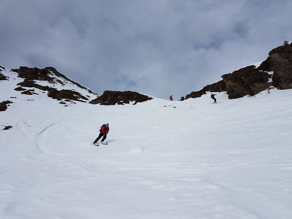 petit couloir en moquette très sympa