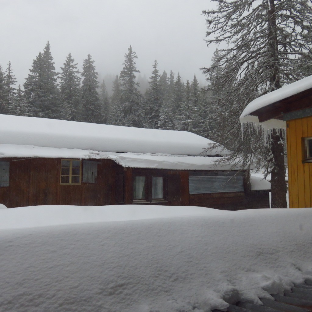 il neige sur San Bernardino (on pourrait tout aussi bien se trouver dans les Tatras !)
