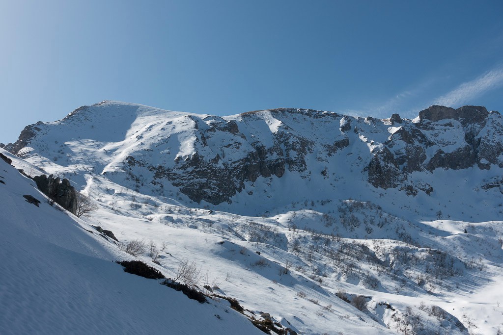 L'Antoroto depuis l'Alpe di Perabruna. Encore assez de neige