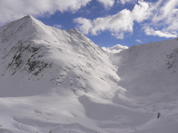 vallon de Saqint Sauveur : Pour les sceptiques: premières neiges à Isola. Le Vallon sous le mont Saint Sauveur (sur la droite)