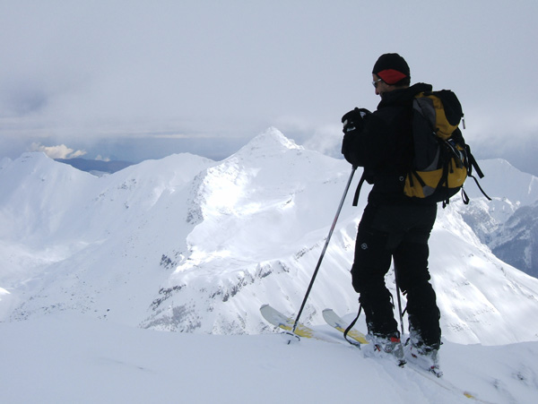 Garrets : Toune au sommets pose devant  Roche Grande.
