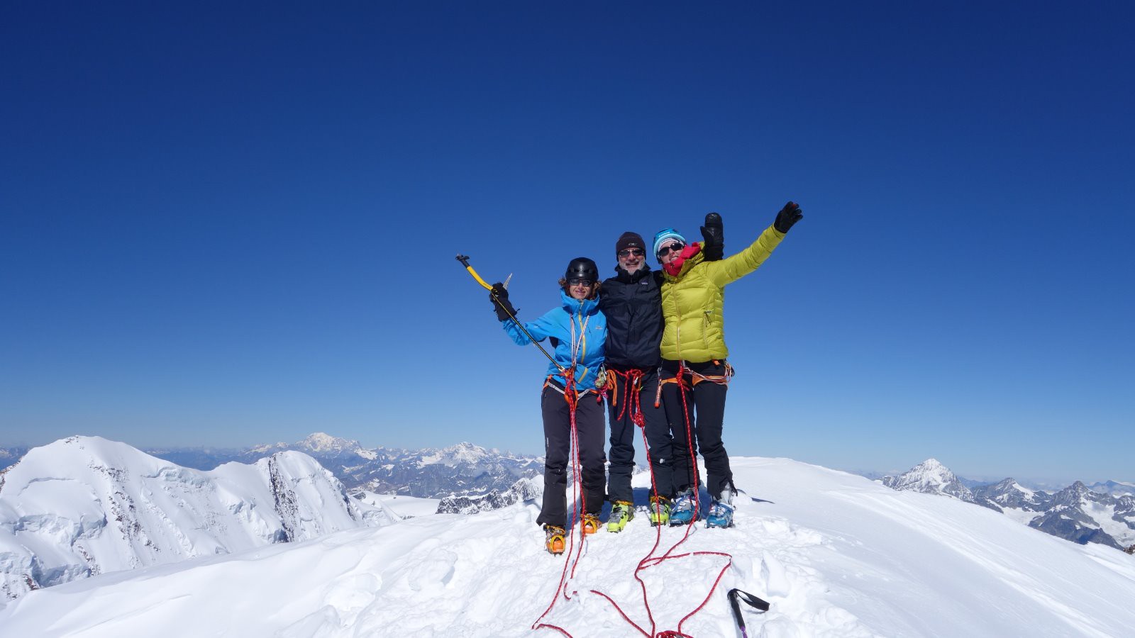 Aline, Didier et Manon au sommet