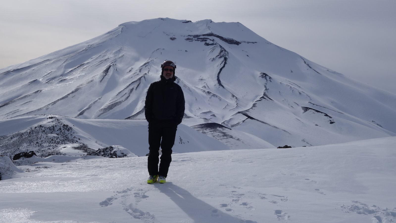 Didier au sommet d'El Colorado et volcan Lonquimay