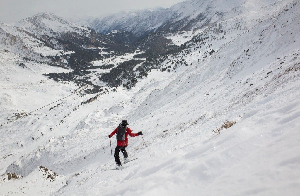 Zone dégarnie mais les rhodos sauvent les skis