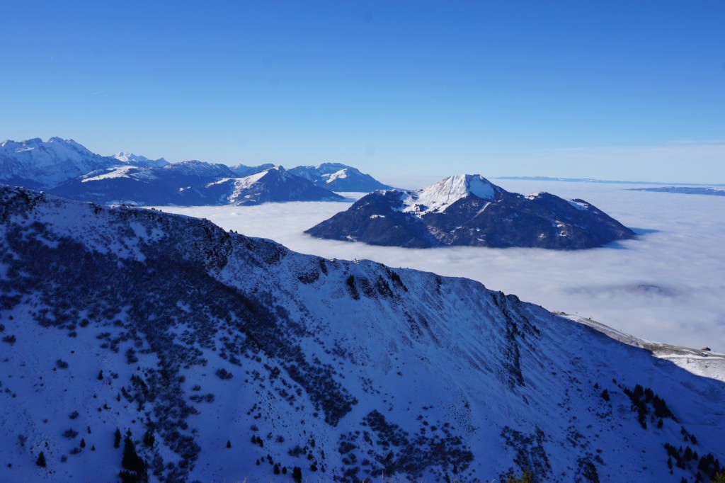 Môle et mer de nuages