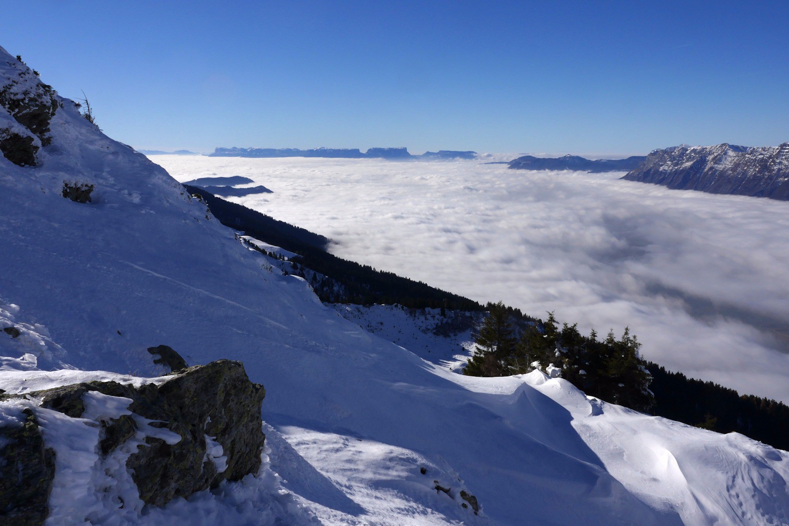 Mer de nuage sur la Combe de Savoie.