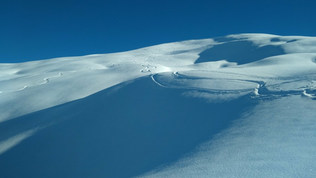 Samedi 13 - Nos deux traces à droite et les traces des premiers arrivés ce matin!