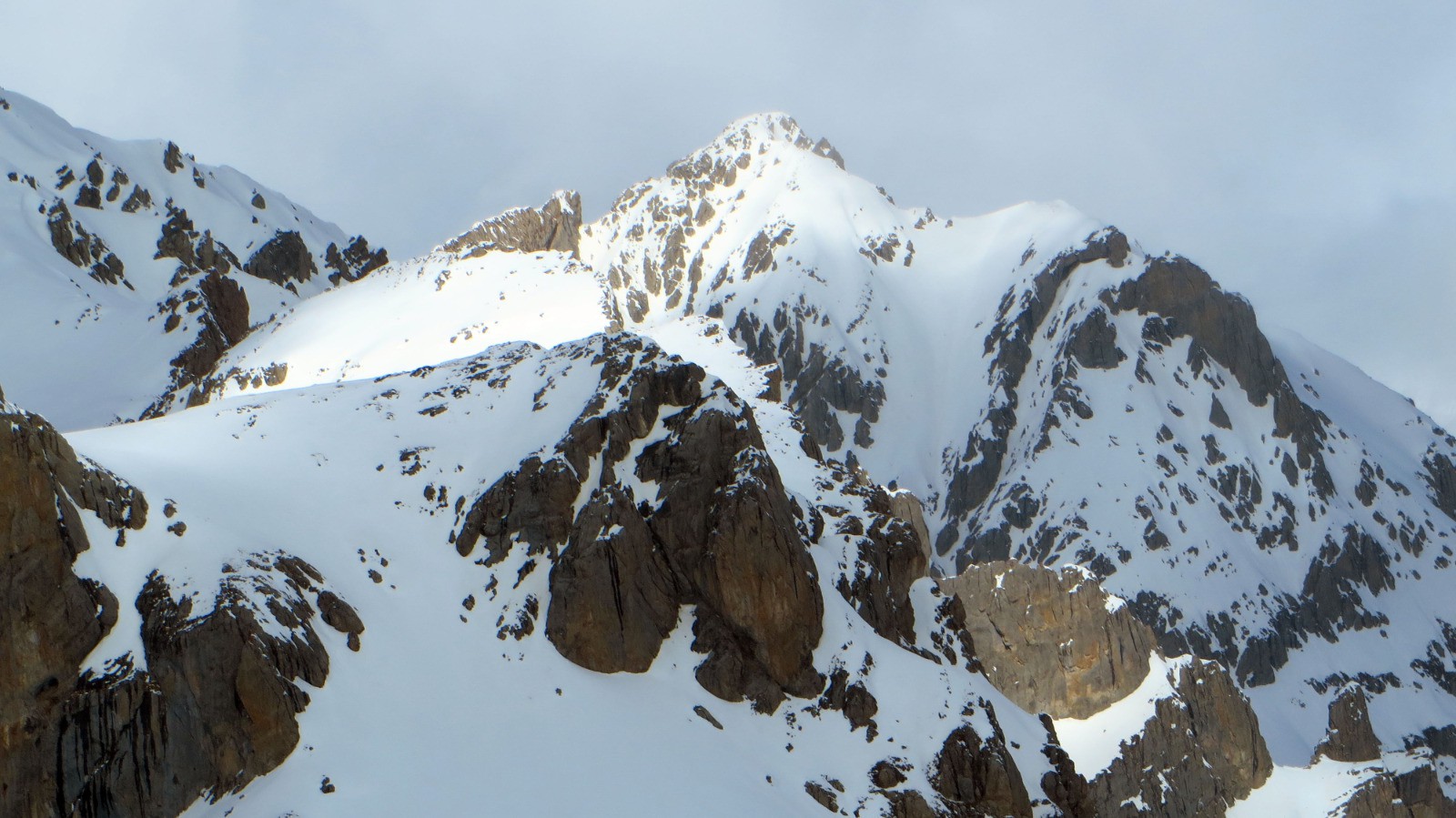 Rocher Bouchard et son versant Sud.