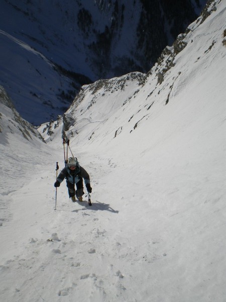 Pécloz : Remontée du couloir SW : on se caille !