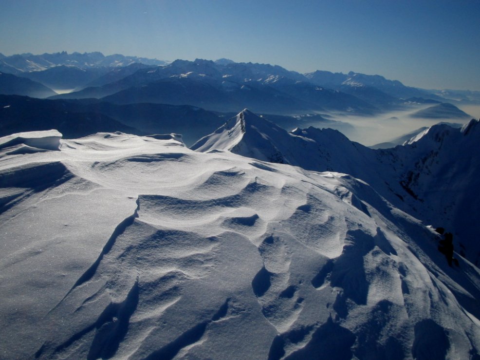 le sommet : Belledonne où les Ouriens doivent piller les dernières pentes vierges