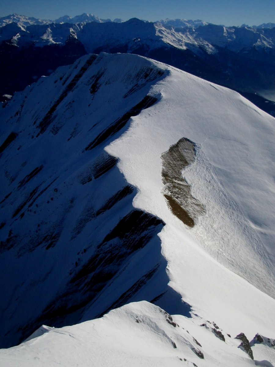 la montagne d'Armenaz : Des plaques se sont détachées sur cette montagne en face SW et en face sud