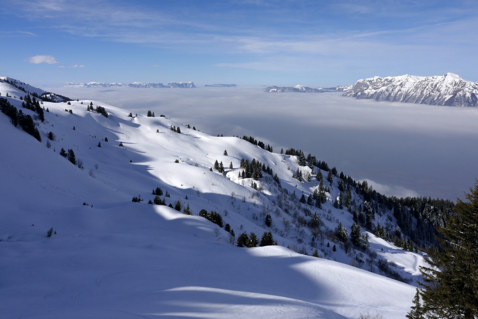 Mer de nuages sur la Combe de Savoie.