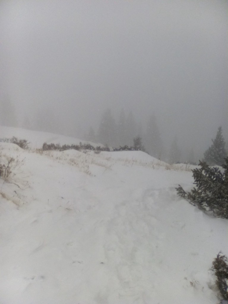 Sommet d’akbulak dans le blizzard 