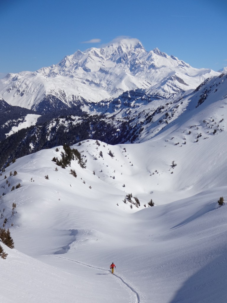 Paul progresse sur fond de Mont Blanc, grandiose!