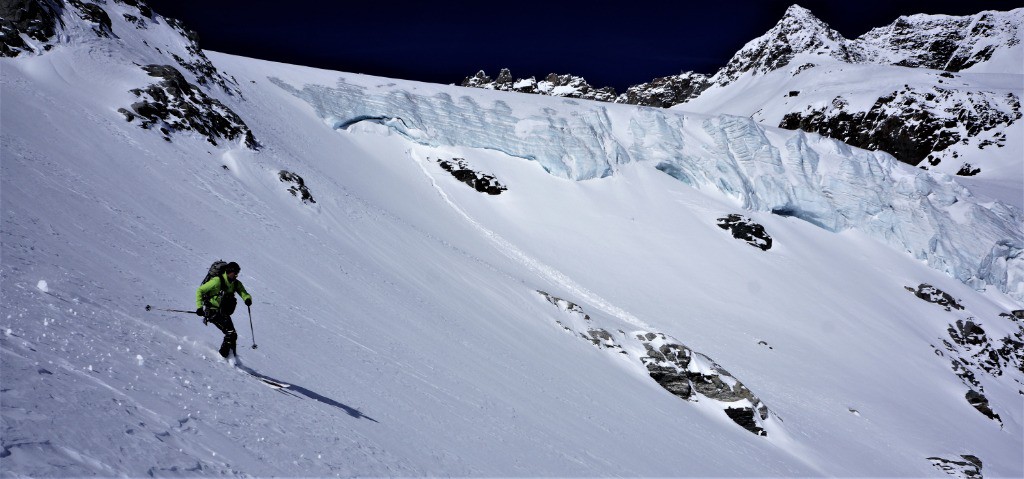 Descente sous l'oeil des séracs
