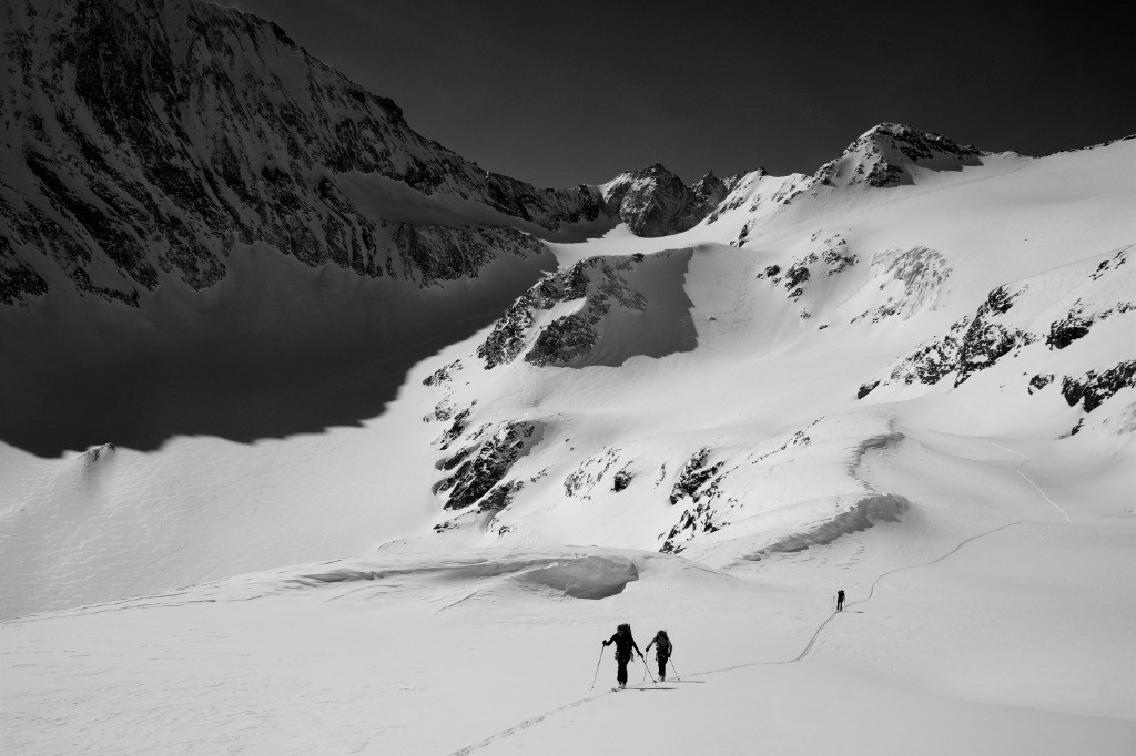 Longue remontée vers le dome de Chasseforêt
