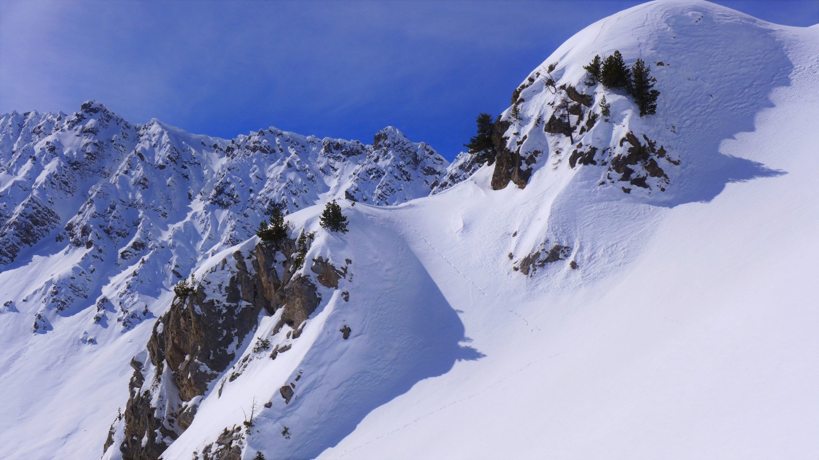 #7 En remontant vers la crête de la Lause. En remontant vers la crête de la Lause.