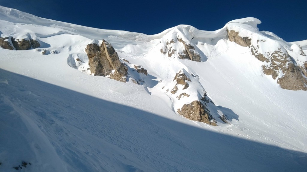Belles grosses corniches sur la Crête des Granges.