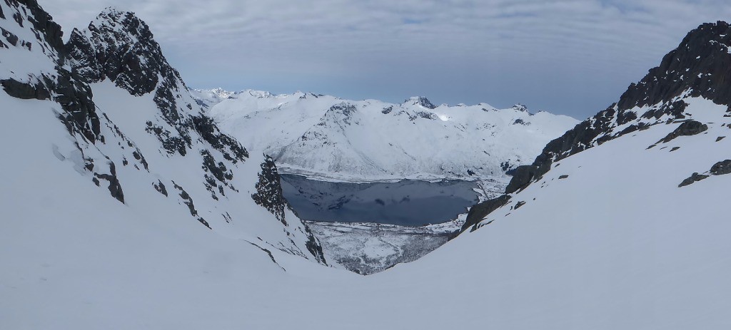 Combe W du Geitgallien, vue sur l'Austensfjorden